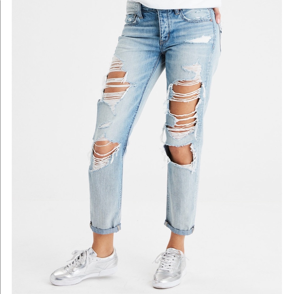 American Eagle Destroyed Tomgirl Jeans w/ tags!